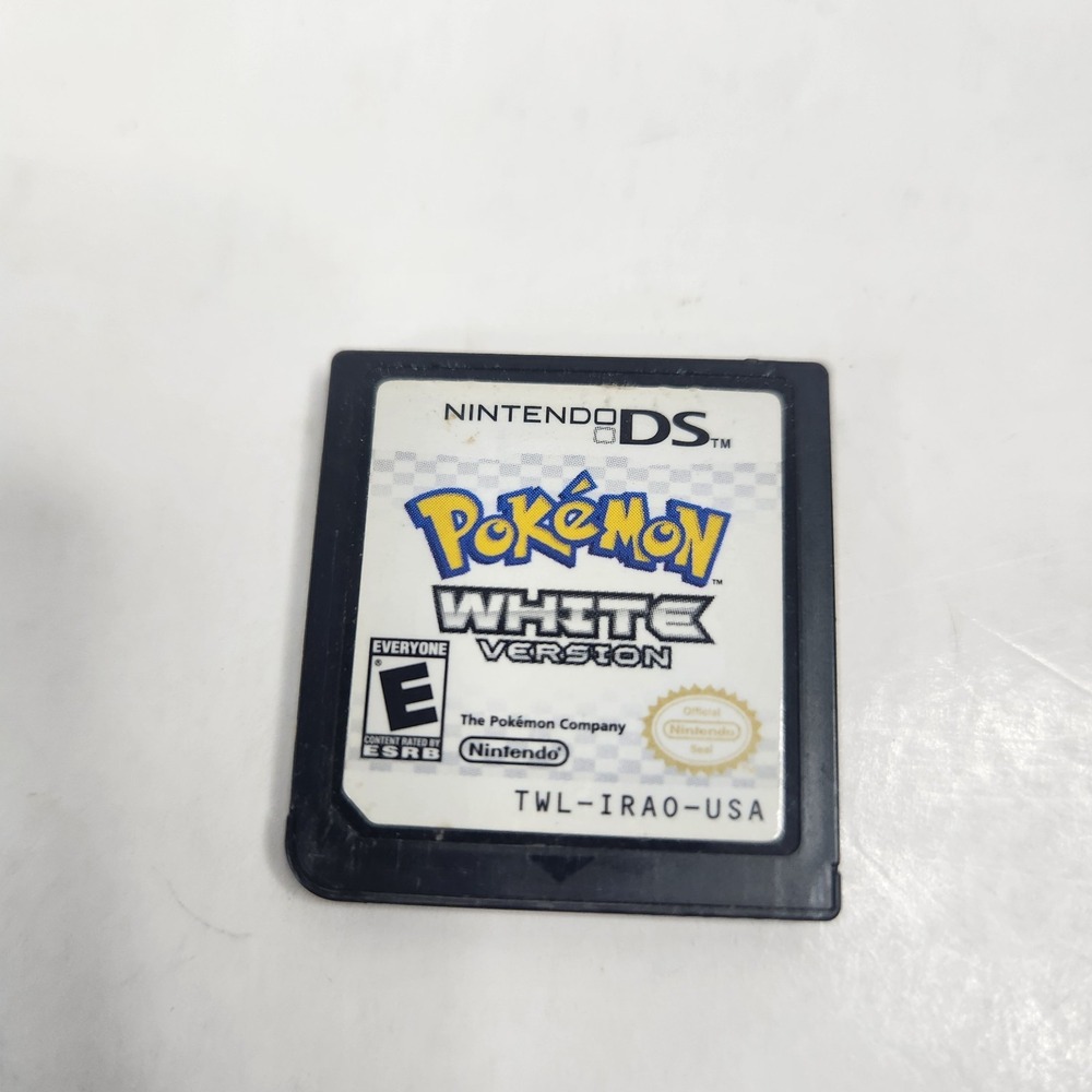 Pokémon White Version Nintendo DS E-Everyone NTSC-U/C Pokemon Series Game Only